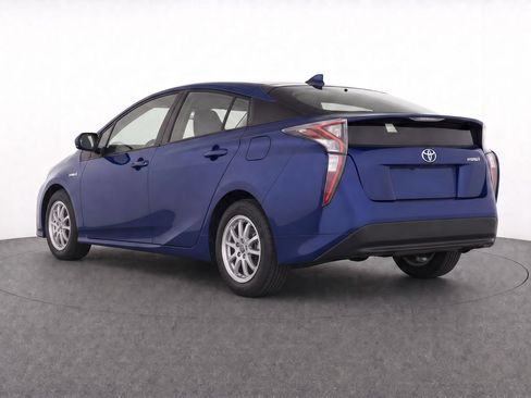 Used 2016 Toyota Prius Two FWD image 3