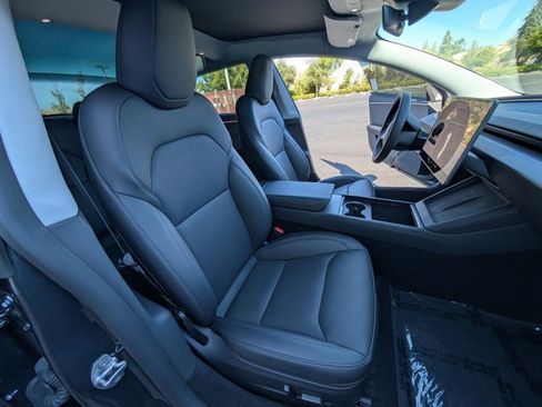 Used 2025 Tesla Model 3 Long Range RWD image 23