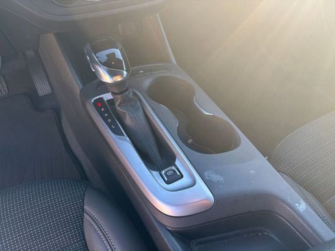 Used 2025 Buick Envista Preferred image 39