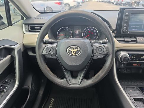 Used 2020 Toyota RAV4 XLE FWD image 10