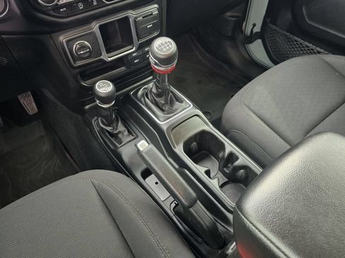 Used 2023 Jeep Wrangler Unlimited Sport AWD/4WD image 17