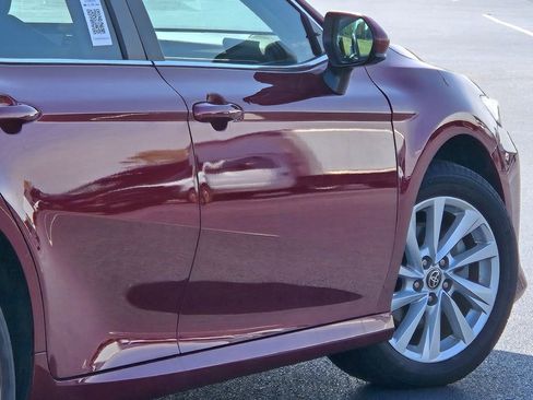 Used 2022 Toyota Camry LE image 12