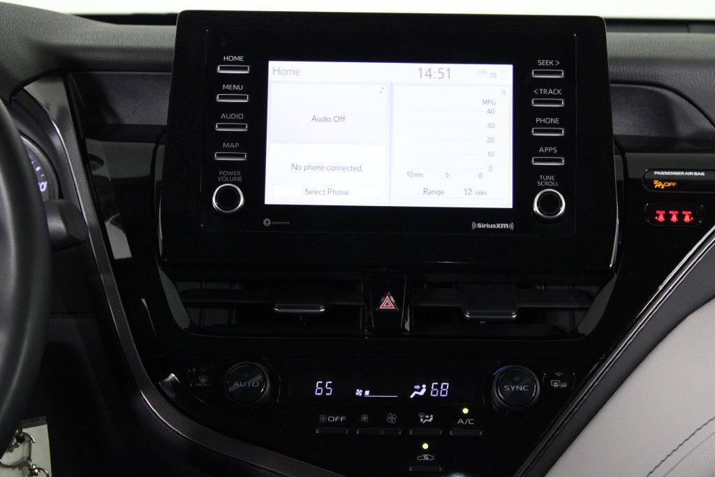 Used 2023 Toyota Camry SE FWD image 7