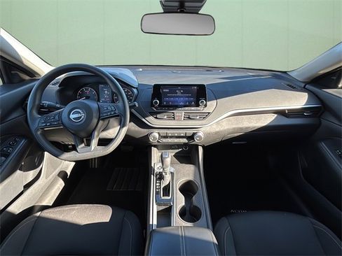 Used 2024 Nissan Altima 2.5 S image 23