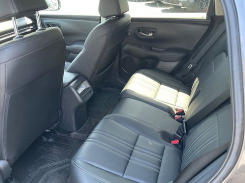 Used 2025 Honda HR-V EX-L image 10