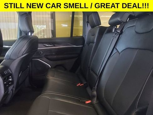 Used 2026 Jeep Grand Cherokee Limited AWD/4WD image 27