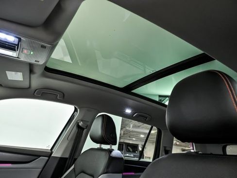 Certified 2025 Volkswagen Atlas Peak Edition SE image 13