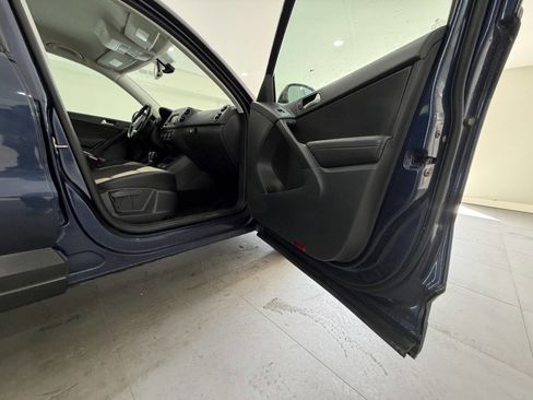 Used 2016 Volkswagen Tiguan S image 16