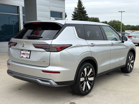 Used 2025 Mitsubishi Outlander SE AWD/4WD image 8