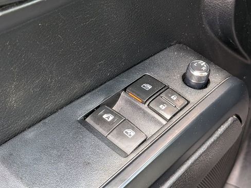 Used 2017 Toyota Tacoma SR image 20