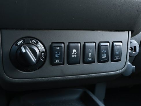 Used 2021 Nissan Frontier PRO-4X w/ Pro-4x Utility Package AWD/4WD image 19