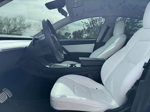 Used 2022 Tesla Model Y Performance image 11