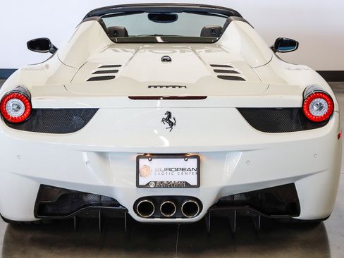 Used 2013 Ferrari 458 Spider RWD image 11