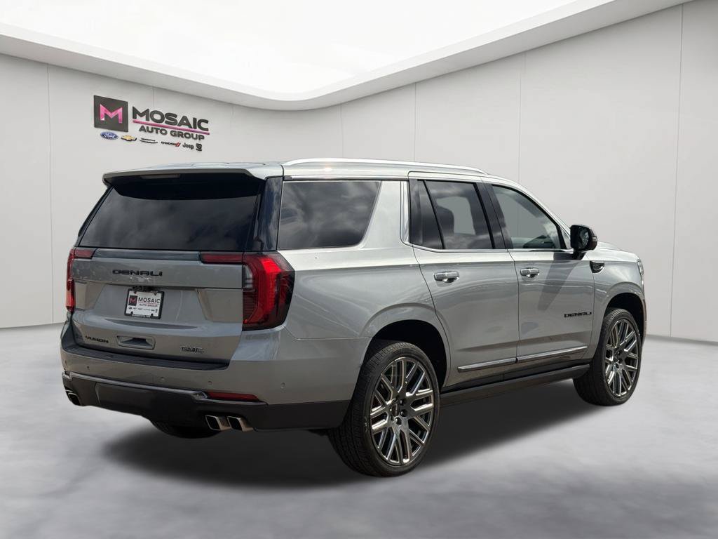 Used 2025 GMC Yukon Denali Ultimate w/ LPO, Floor Liner Package AWD/4WD image 7