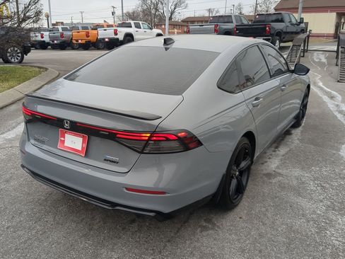 Used 2025 Honda Accord Sport image 8
