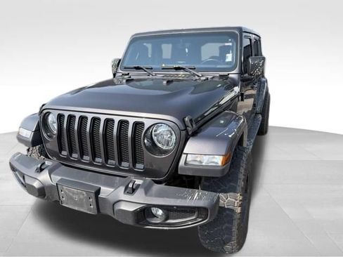 Used 2019 Jeep Wrangler Unlimited Sahara AWD/4WD image 2