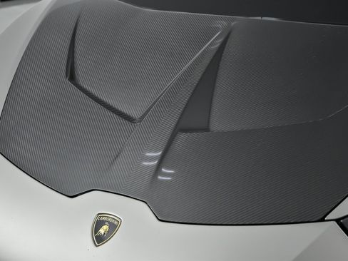 Used 2016 Lamborghini Huracan LP 610-4 image 7