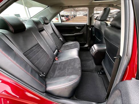 Used 2016 Toyota Camry XSE image 19