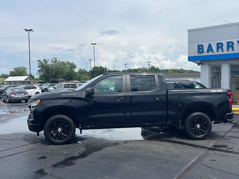Used 2025 Chevrolet Silverado 1500 RST AWD/4WD image 2
