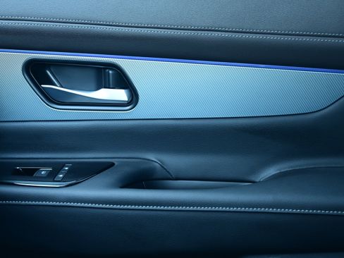 Certified 2025 Nissan Murano Platinum w/ Cargo Package image 32