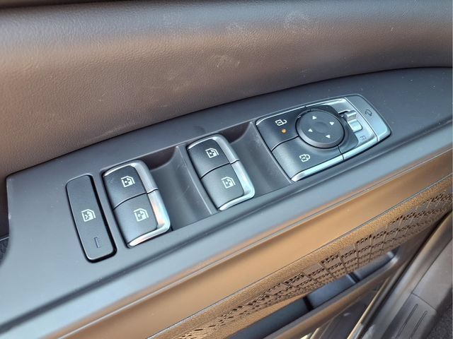 New 2027 Kia Carnival SX w/ Dark Edition Package FWD image 13
