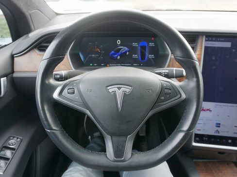 Used 2020 Tesla Model X Long Range image 3