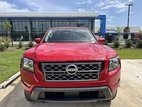 Used 2022 Nissan Frontier SV w/ Technology Package AWD/4WD image 2