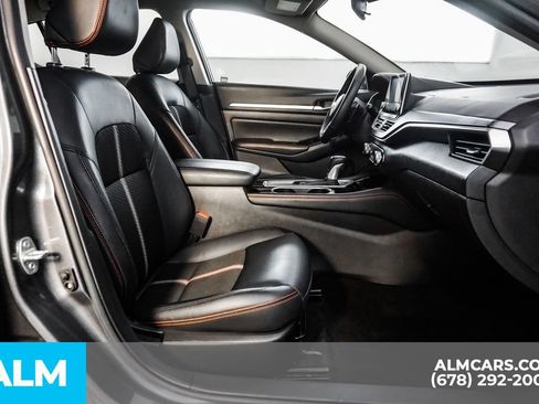 Used 2025 Nissan Altima 2.5 SR FWD image 23