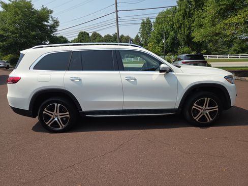 Used 2022 Mercedes-Benz GLS 450 4MATIC image 2