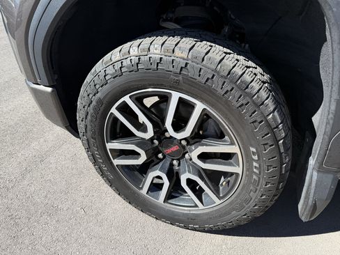 Used 2019 GMC Sierra 1500 AT4 w/ AT4 Premium Package AWD/4WD image 9