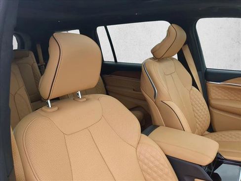 Certified 2025 Jeep Grand Cherokee L Summit AWD/4WD image 24