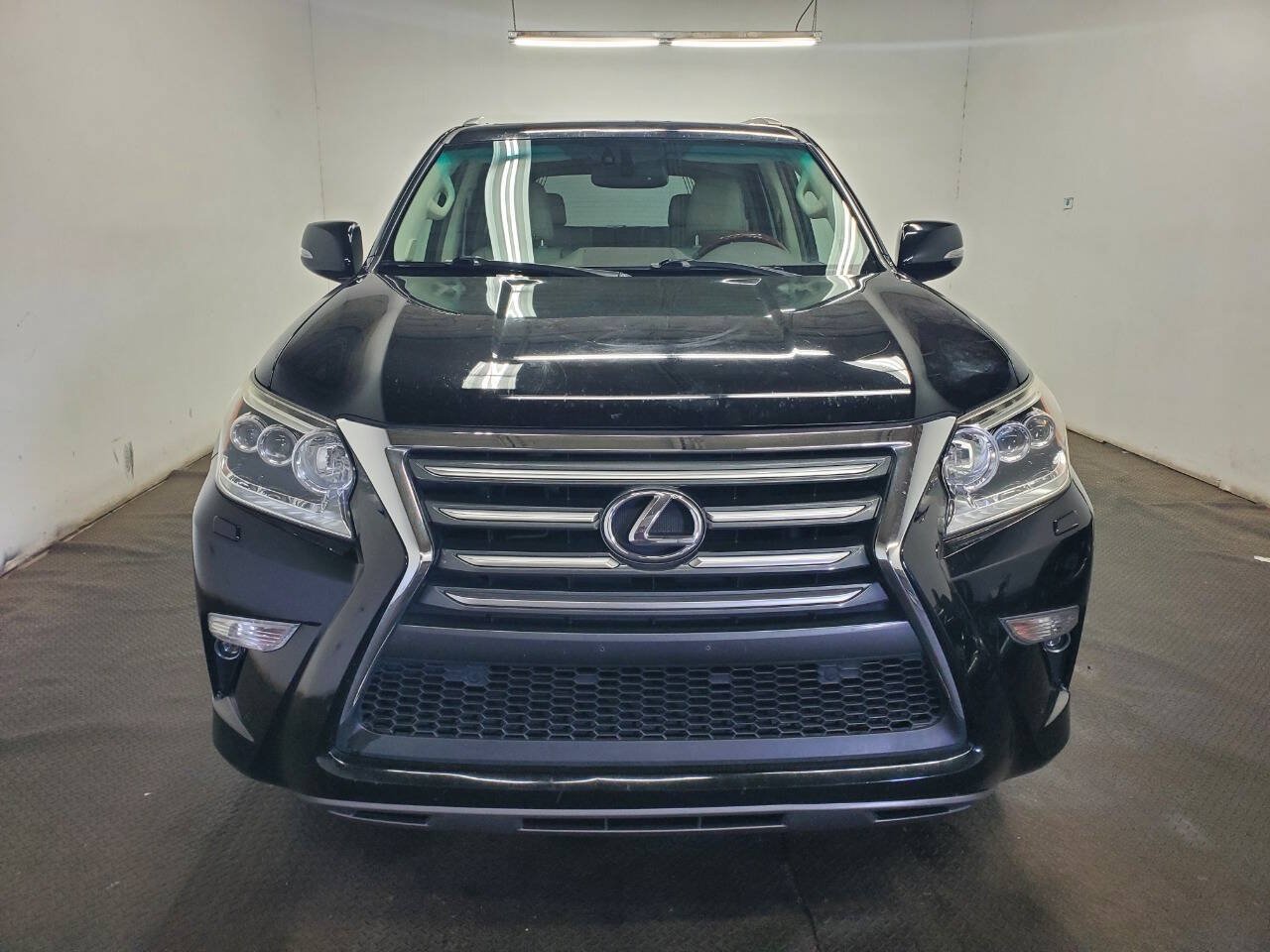 Used 2017 Lexus GX 460 Premium AWD/4WD image 2