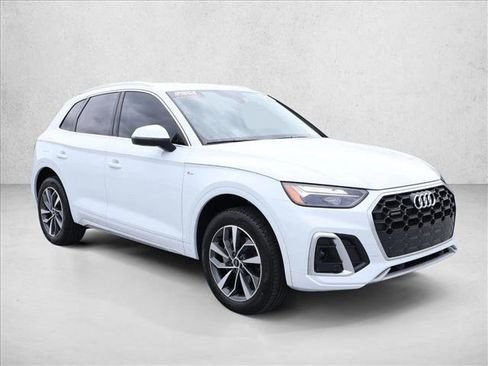 Used 2023 Audi Q5 2.0T Premium w/ Convenience Package AWD/4WD image 3
