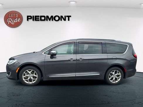 Certified 2019 Chrysler Pacifica Limited image 9