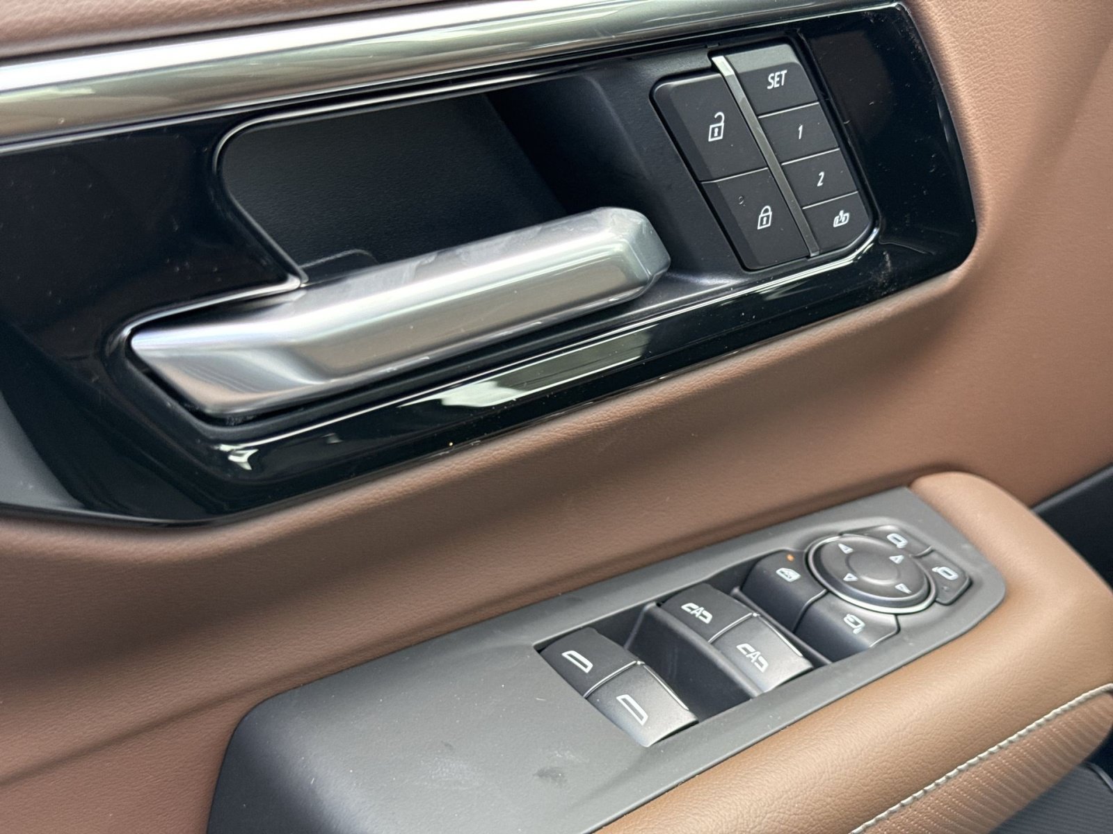 New 2026 Chevrolet Tahoe High Country AWD/4WD image 16