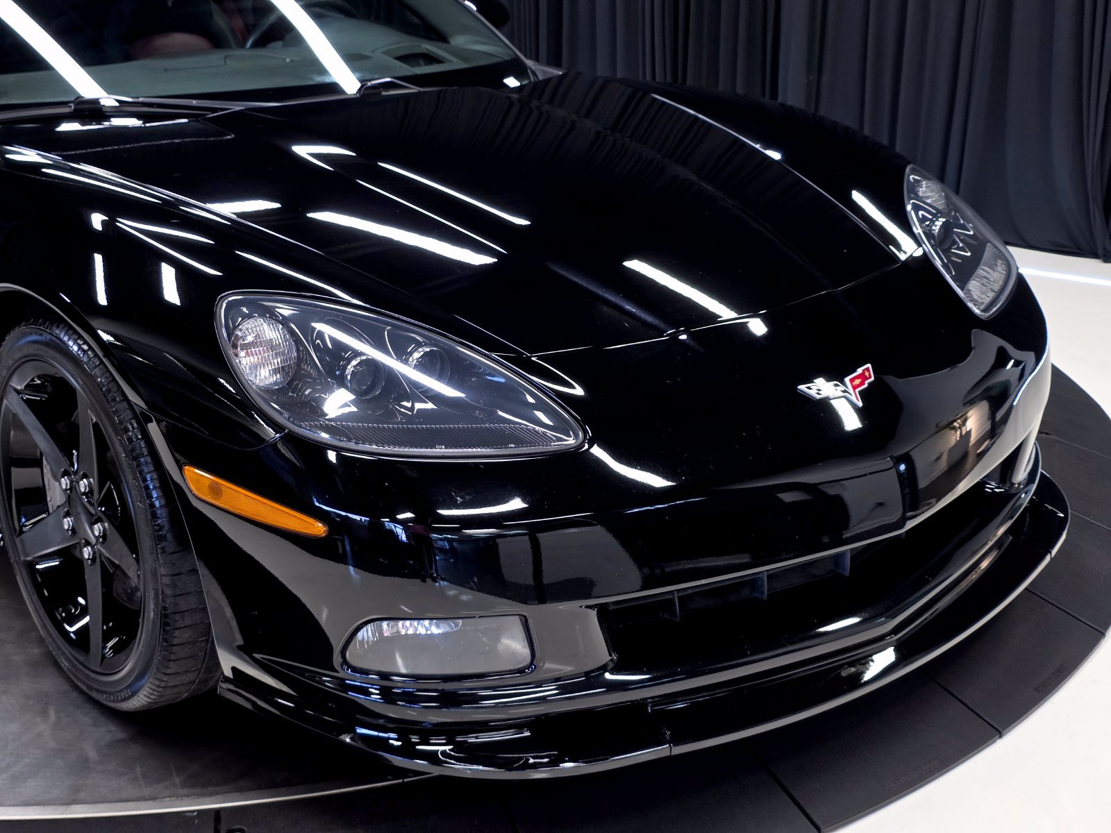 Used 2007 Chevrolet Corvette Coupe w/ Preferred Equipment Group RWD image 39