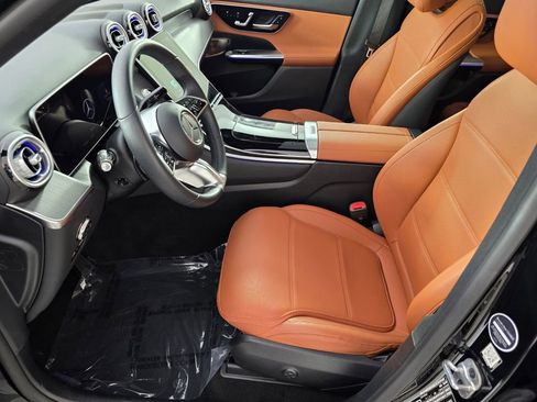 Certified 2025 Mercedes-Benz GLC 300 image 9