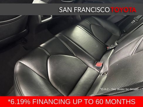 Certified 2018 Toyota Camry SE FWD image 16