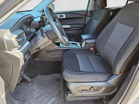 Certified 2023 Ford Explorer XLT image 16