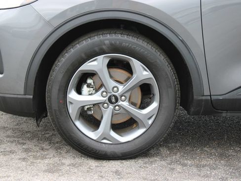 Used 2025 Ford Escape ST-Line FWD image 18