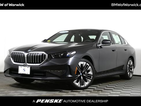 Used 2026 BMW 530i xDrive AWD/4WD image 1