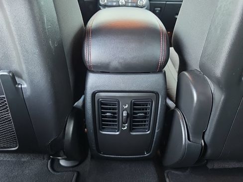 Used 2025 Dodge Durango GT AWD/4WD image 25
