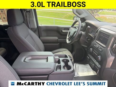 Certified 2024 Chevrolet Silverado 1500 Custom Trail Boss w/ LPO, Dark Essentials Package AWD/4WD image 32