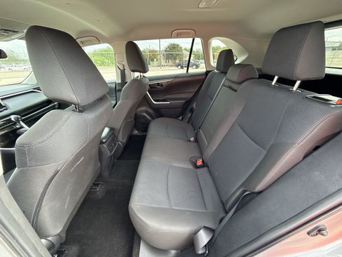 Certified 2025 Toyota RAV4 LE FWD image 24