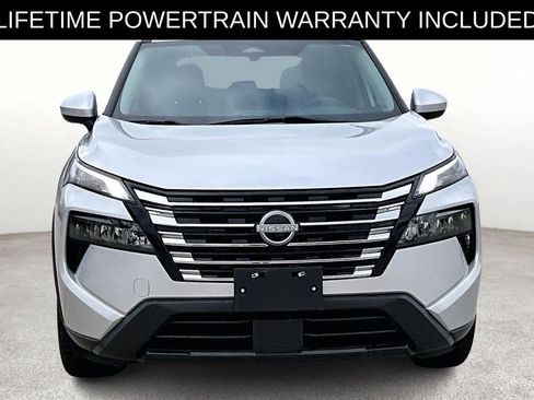 Used 2024 Nissan Rogue SV image 5