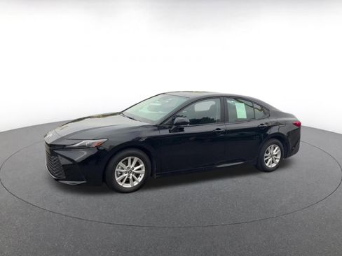 Used 2025 Toyota Camry LE image 8
