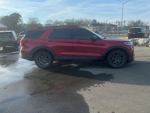 Used 2025 Ford Explorer ST w/ Sun And Sound Package image 5