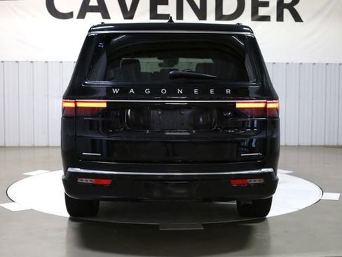Used 2023 Jeep Wagoneer L Series II image 5