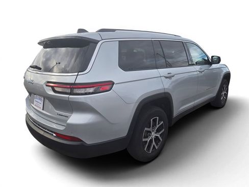 Used 2023 Jeep Grand Cherokee L Limited w/ Luxury Tech Group II AWD/4WD image 4