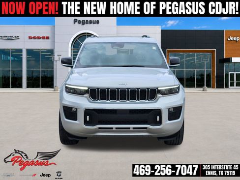 Used 2024 Jeep Grand Cherokee Overland AWD/4WD image 6